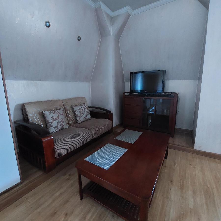 Little Shangri-La Almaty Esterno foto